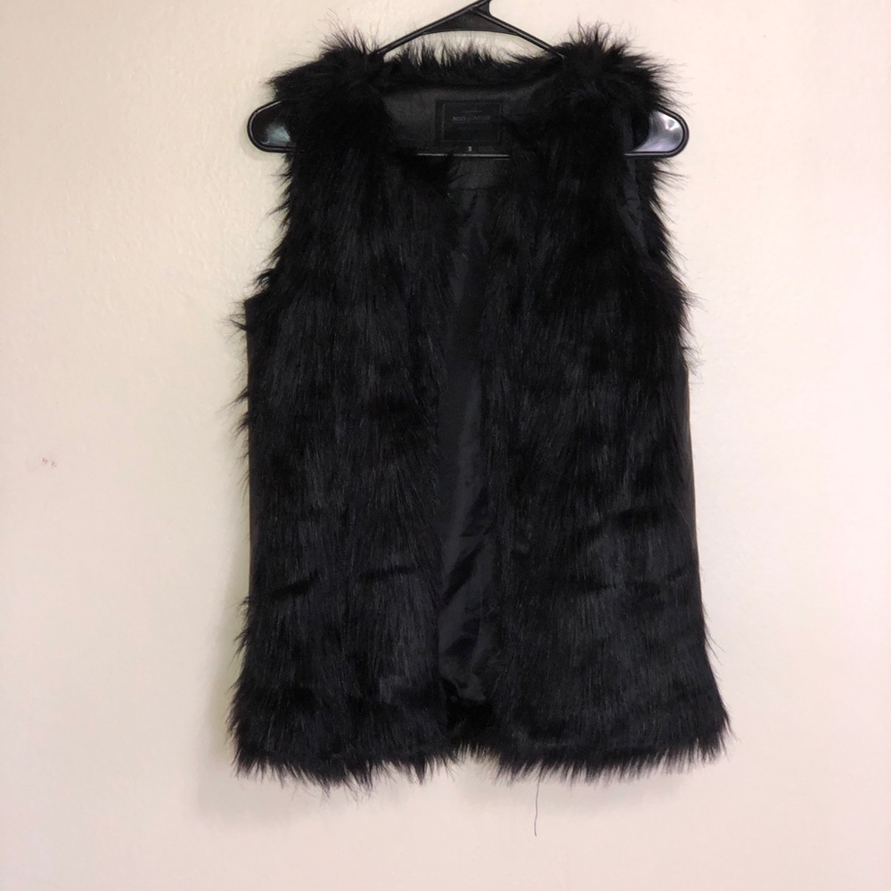 Windsor Black Furry Vest